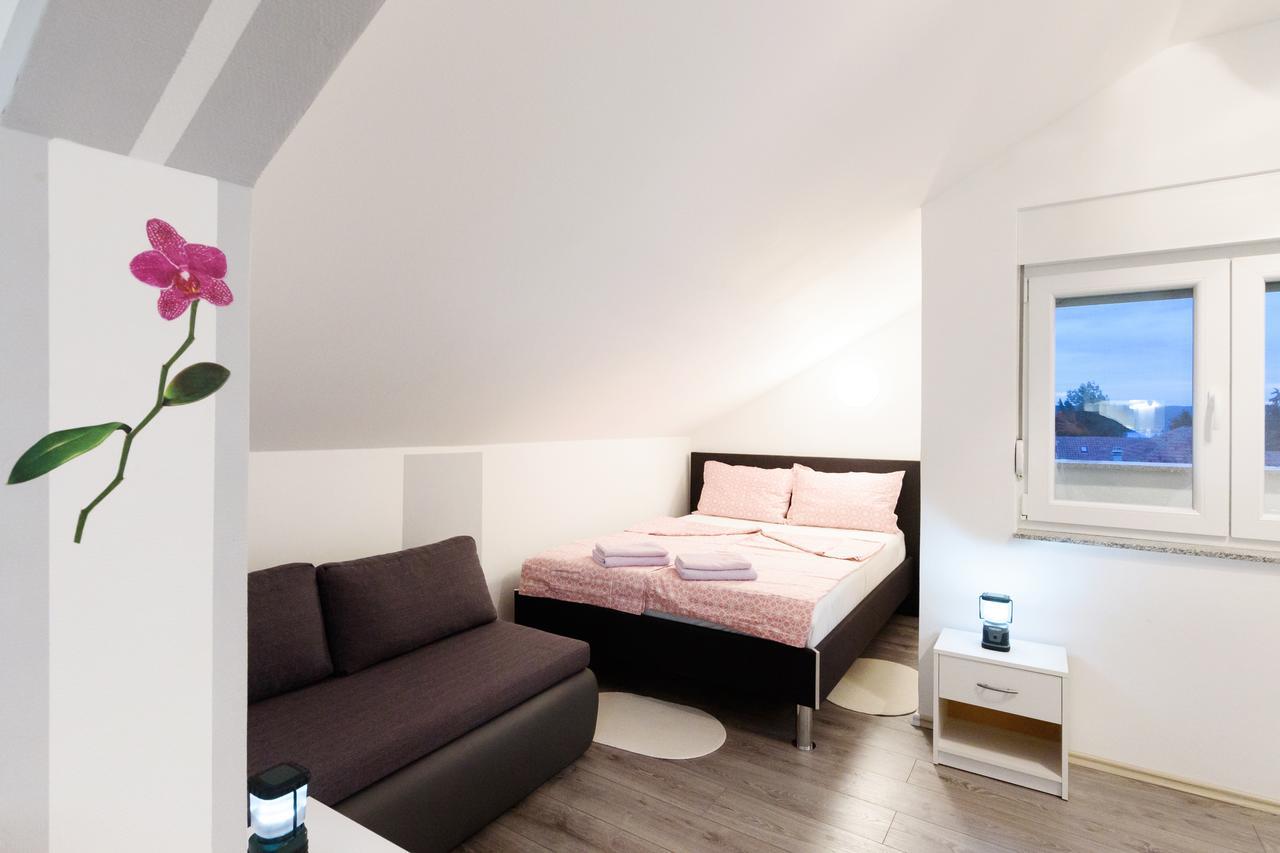 Apartmani Orhideja Gornji Karin Exteriér fotografie
